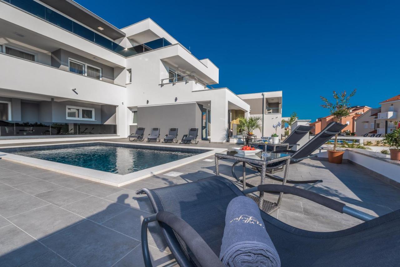 Villa Magnifica Apartments With Pool 노바야 외부 사진