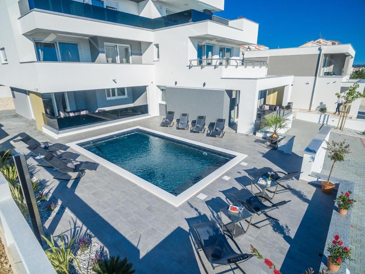 Villa Magnifica Apartments With Pool 노바야 외부 사진