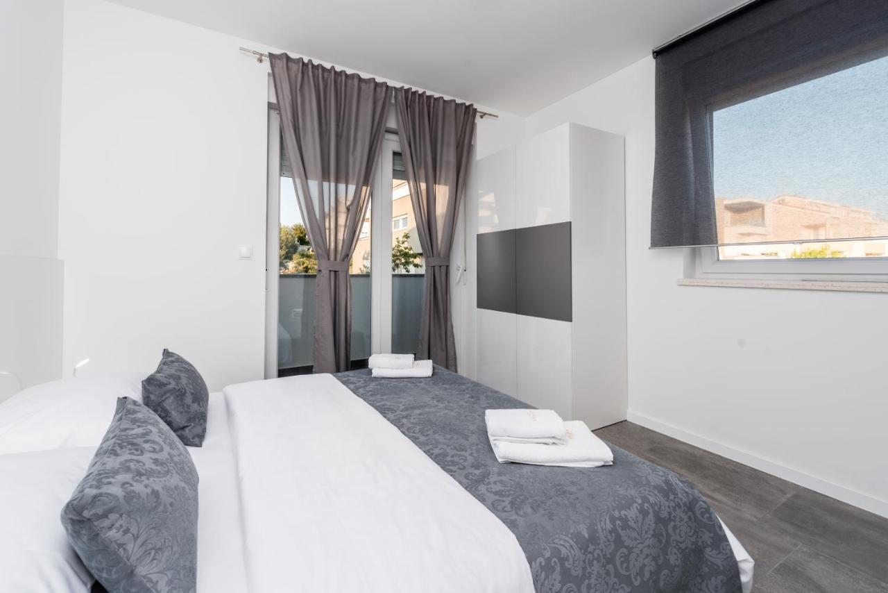 Villa Magnifica Apartments With Pool 노바야 외부 사진