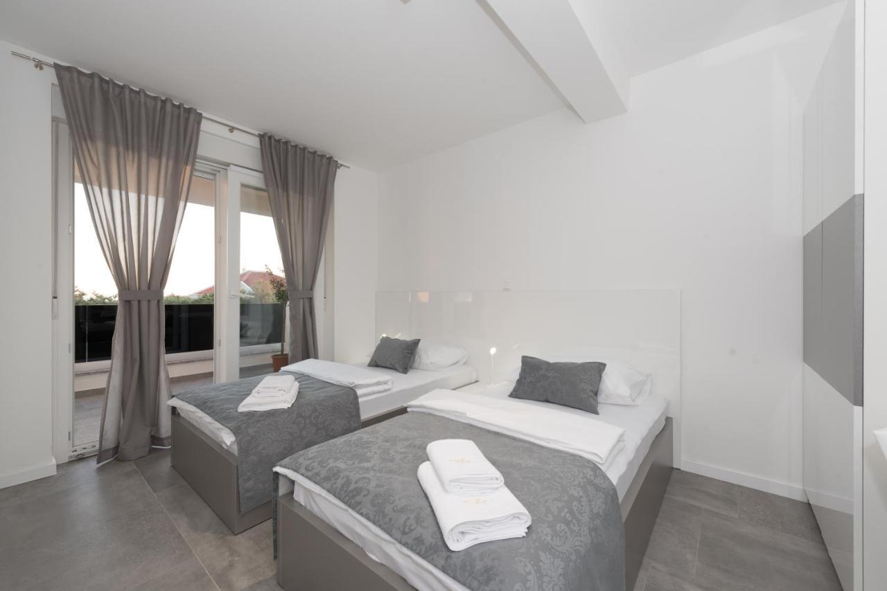 Villa Magnifica Apartments With Pool 노바야 외부 사진