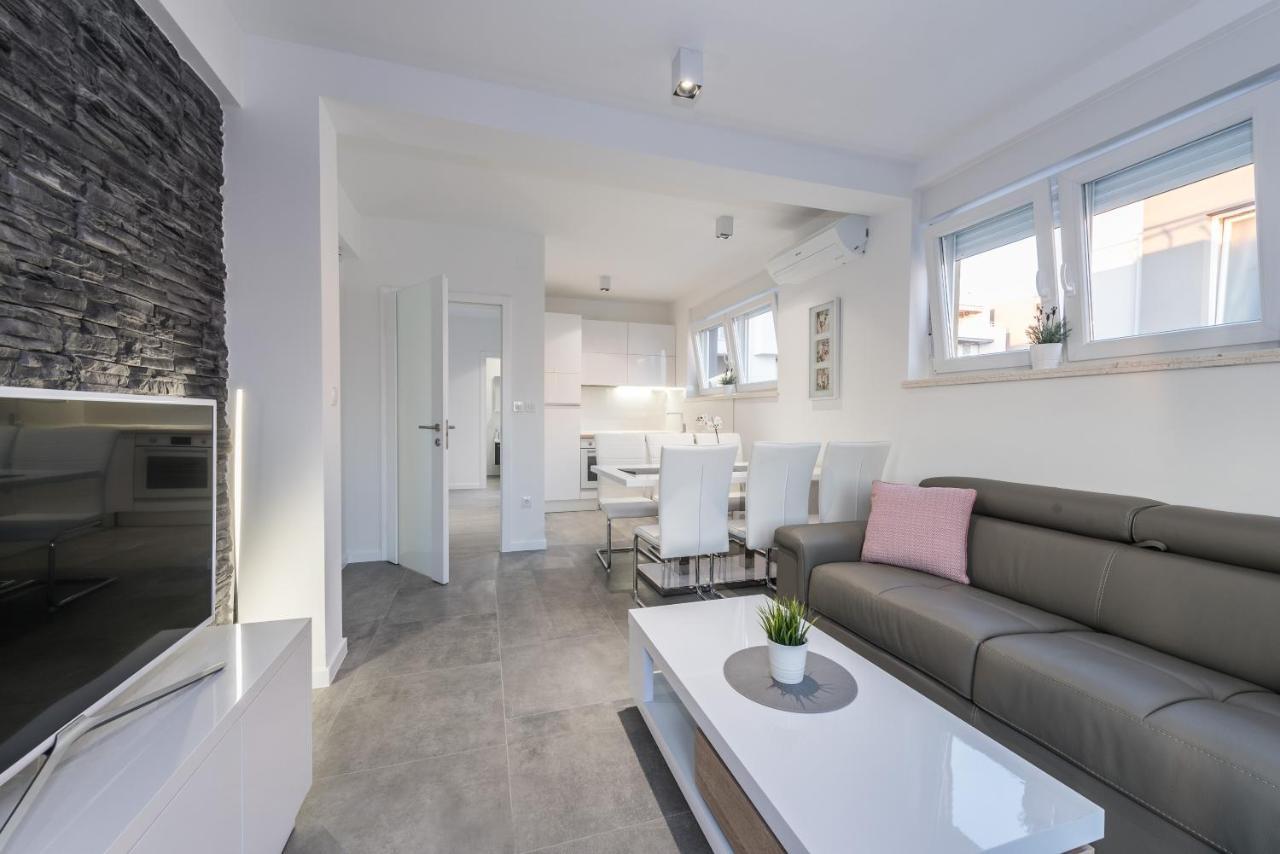 Villa Magnifica Apartments With Pool 노바야 외부 사진